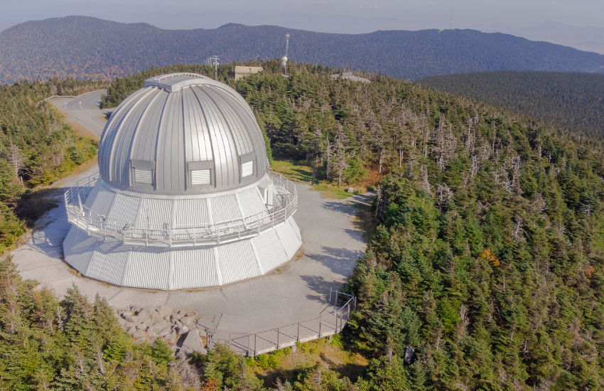 Observatoire au sommet du mont Mégantic, au Québec, au Canada.